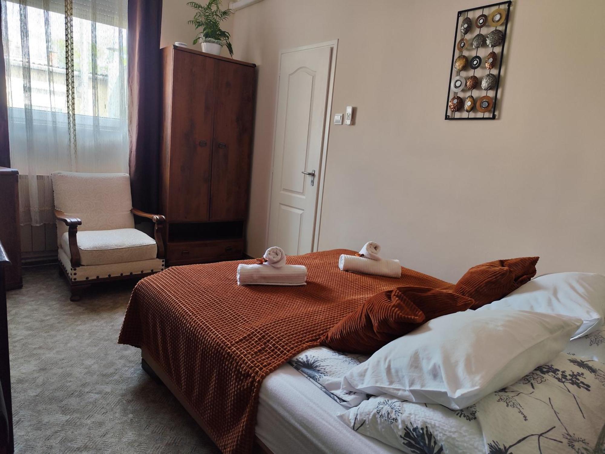 Bazilika Vendeghaz Hotel Eger Bagian luar foto