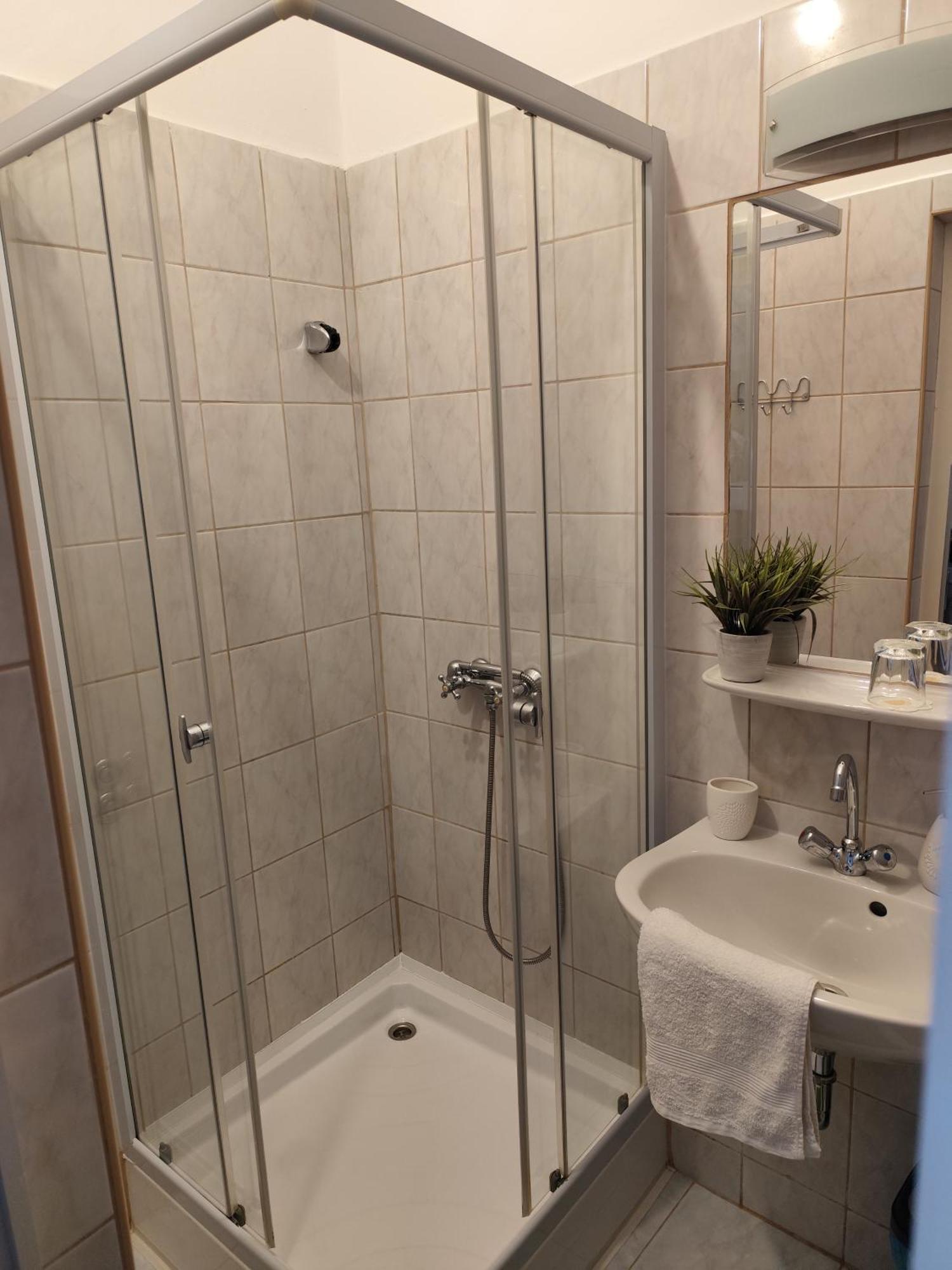 Bazilika Vendeghaz Hotel Eger Bagian luar foto